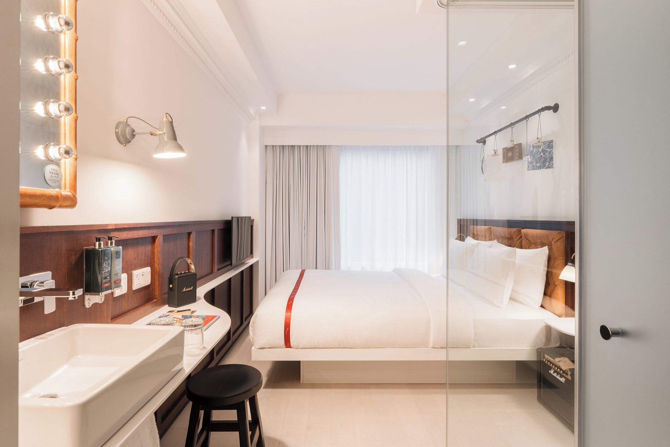 客房 (Cosy) | 防敏寢具、房內夾萬、書桌、手提電腦工作空間