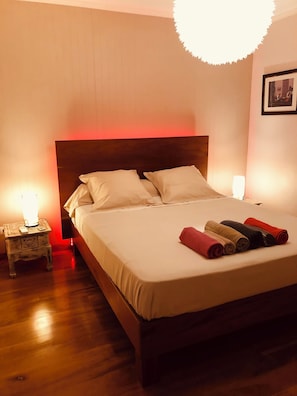 3 bedrooms, travel crib, free WiFi, bed sheets