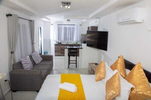 3 bedrooms, WiFi, bed sheets