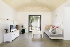 Villa | Coin séjour | Télévision de 35 pouces avec chaînes numériques