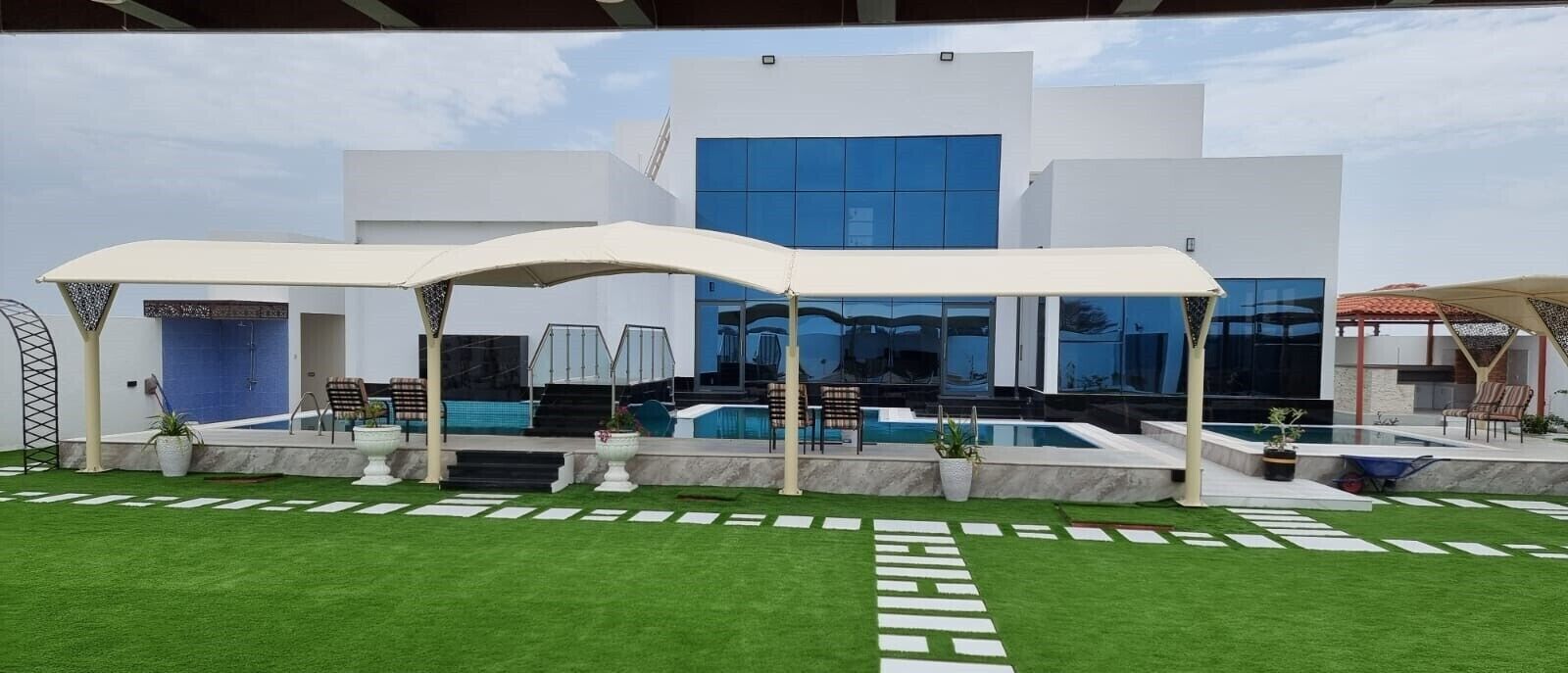 Piscina coperta, una piscina riscaldata