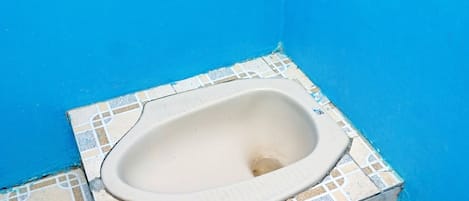 Economy Double Room | Bathroom