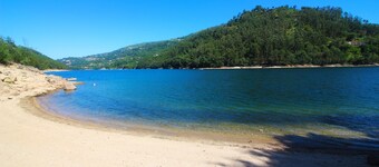 Apartment with Private Beach in Gerês 4p