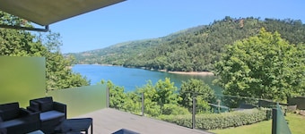 Apartment with Private Beach in Gerês