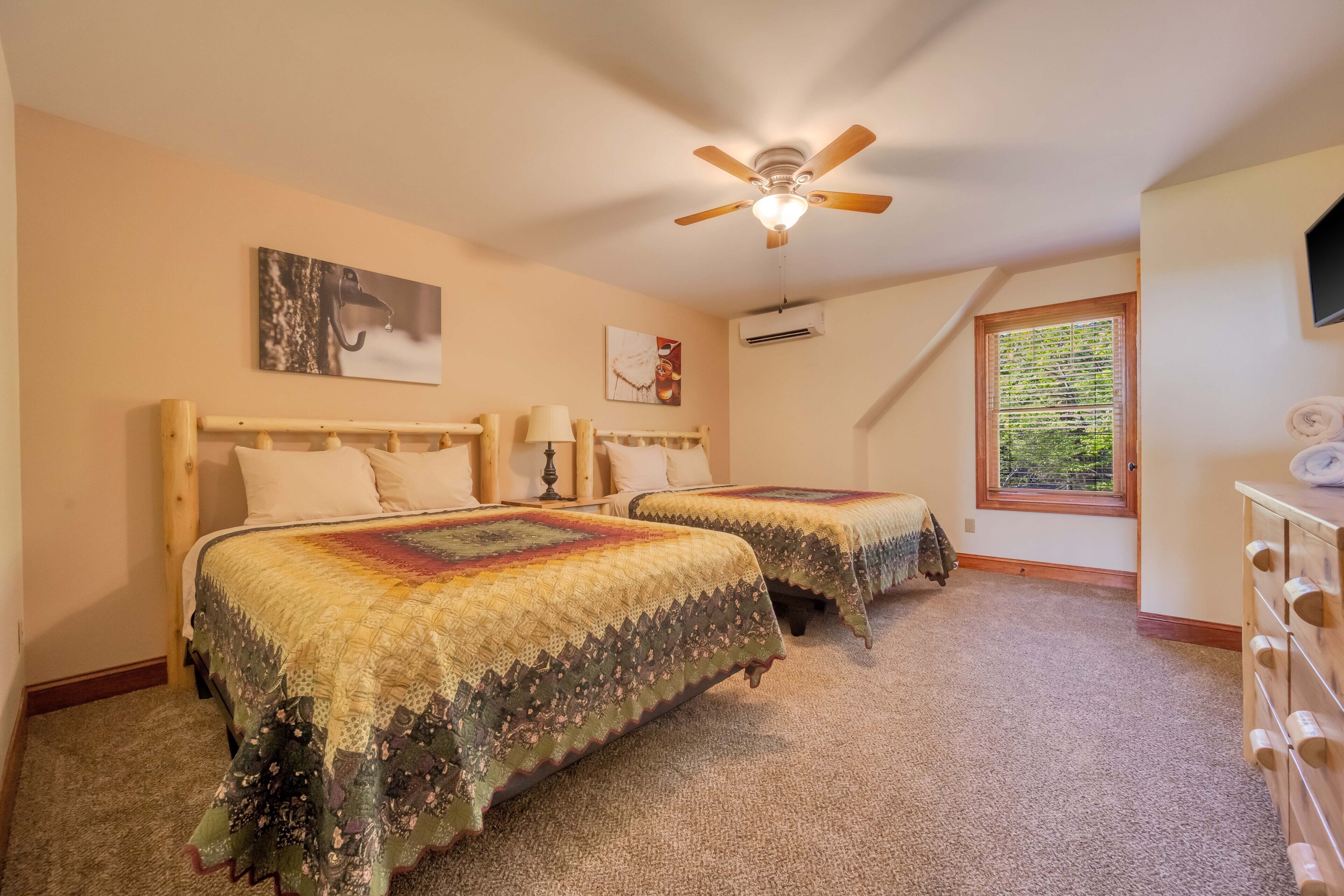 9 soverom, strykejern/-brett, wi-fi (inkludert) og sengetøy