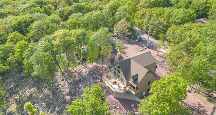 Look Out Lodge, Near JFBB & Jim Thorpe with Spectacular Lake and Mountain Views!