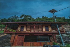 Exterior - EXPRESS O 91702 Mandeh Homestay Syariah Near Bank Nagari PT Bank Pembangunan Daerah (BPD) Sumbar Cabang Painan (Painan)