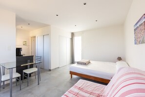 Free WiFi, bed sheets