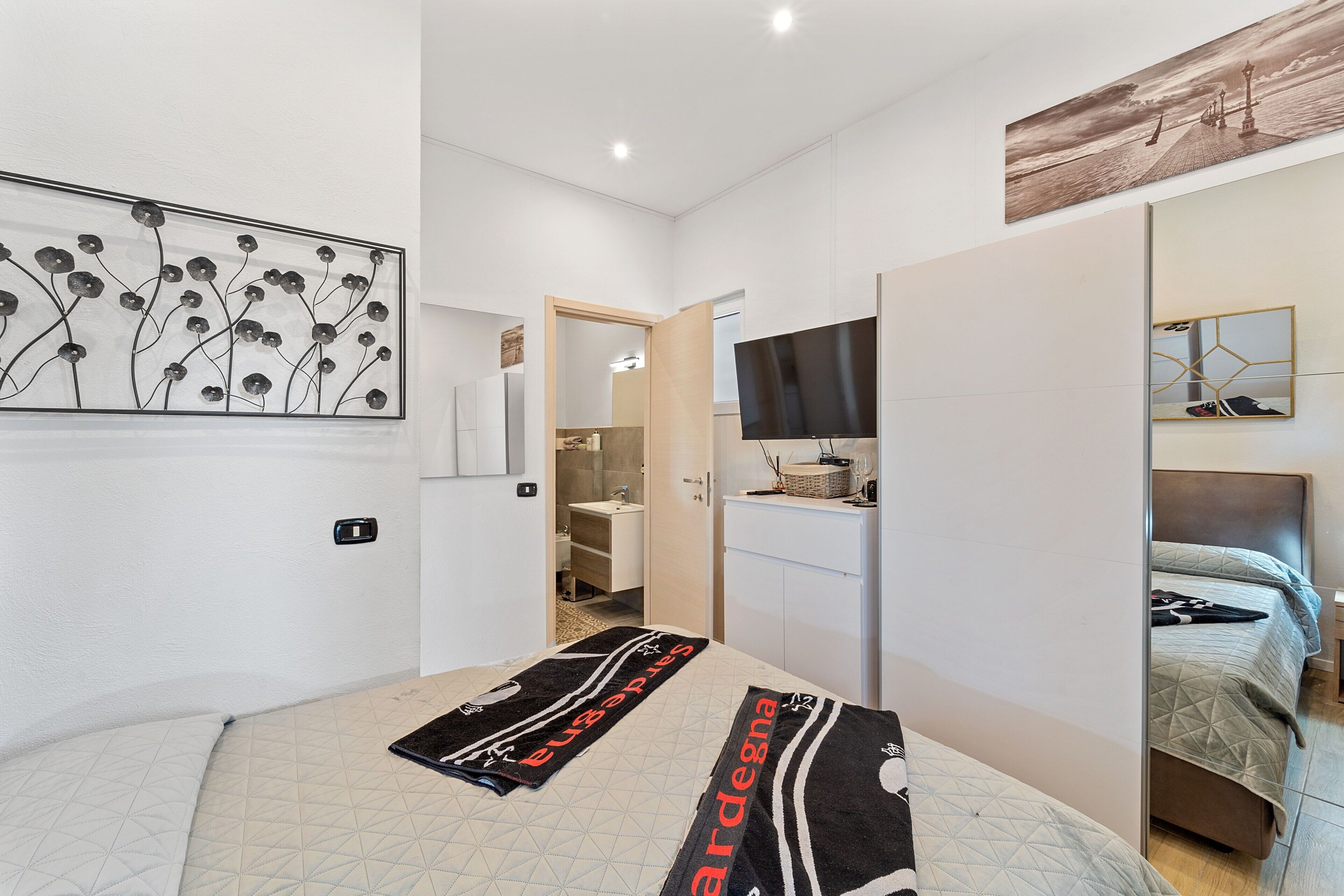 2 habitaciones, tabla de planchar con plancha y wifi gratis 