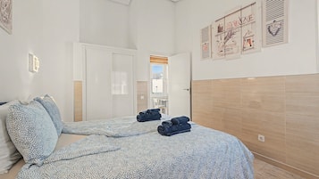 2 chambres, fer et planche à repasser, Wi-Fi gratuit, draps fournis