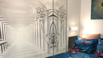 1 habitación, tabla de planchar con plancha, wifi gratis y ropa de cama
