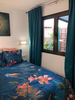 1 chambre, fer et planche à repasser, Wi-Fi gratuit, draps fournis