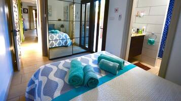 3 slaapkamers, een strijkplank/strijkijzer, gratis wifi, beddengoed