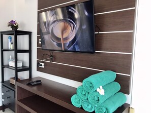 Family Villa | Living area | 40-inch Smart TV with cable channels, TV - Baan Gipper Private Pool Villa  (Krabi)
