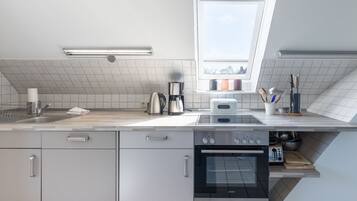 Kühlschrank, Ofen, Herdplatte, Geschirrspüler