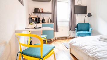 1 bedroom, desk, iron/ironing board, WiFi