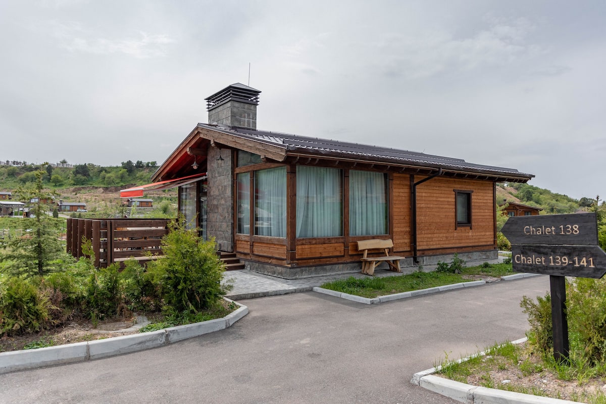 Deluxe Chalet | Premium bedding, pillowtop beds, minibar, in-room safe