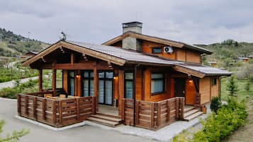 Presidential Chalet | Premium bedding, pillowtop beds, minibar, in-room safe