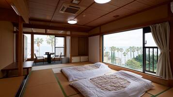 Deluxe Quadruple Room | Free WiFi, bed sheets