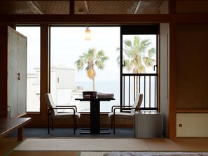 Chambre quadruple Deluxe | Accès au Wi-Fi (inclus), literie fournie