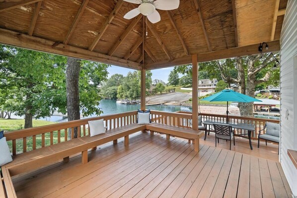 Terrace/patio - Private beach, game room, tiki bar! (Taylorsville)