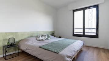 2 slaapkamers, een strijkplank/strijkijzer, gratis wifi, beddengoed