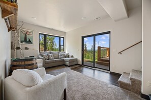 Smart TV, fireplace, video games, foosball - Spacious Mountain Retreat with Hot-tub, Firepit, Game Room, 360 views, Stunning Views and Studio (Lead)