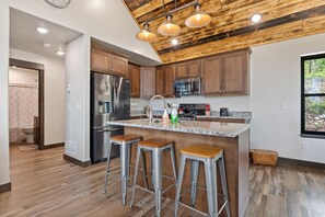 Fridge, microwave, oven, stovetop - Spacious Mountain Retreat with Hot-tub, Firepit, Game Room, 360 views, Stunning Views and Studio (Lead)