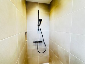 Hair dryer
