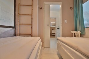 2 makuuhuonetta, silitysrauta/-lauta, ilmainen Wi-Fi