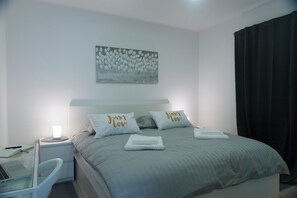 1 bedroom, desk, iron/ironing board, WiFi