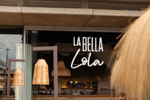 Bar (in der Unterkunft)