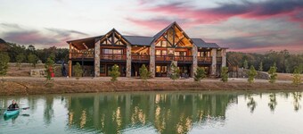 Luxury Lodge for 40 Guests • Covered Event Patio • Lakeside Escape on 70 Acres