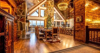 Luxury Lodge for 40 Guests âą Covered Event Patio âą Lakeside Escape on 70 Acres