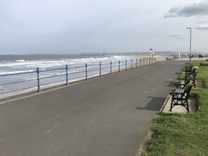 Beach nearby - Townhouse on Hartlepool Marina (Hartlepool)