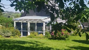 Exterior - Peaceful oasis between forest and lake pond, in the beautiful Westerwald - dog-friendly (Diez)