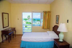 3 chambres, fer et planche à repasser, Wi-Fi, draps fournis