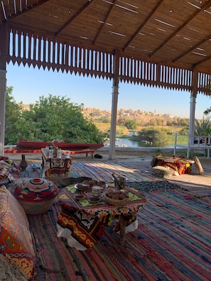 المنشأة من الخارج