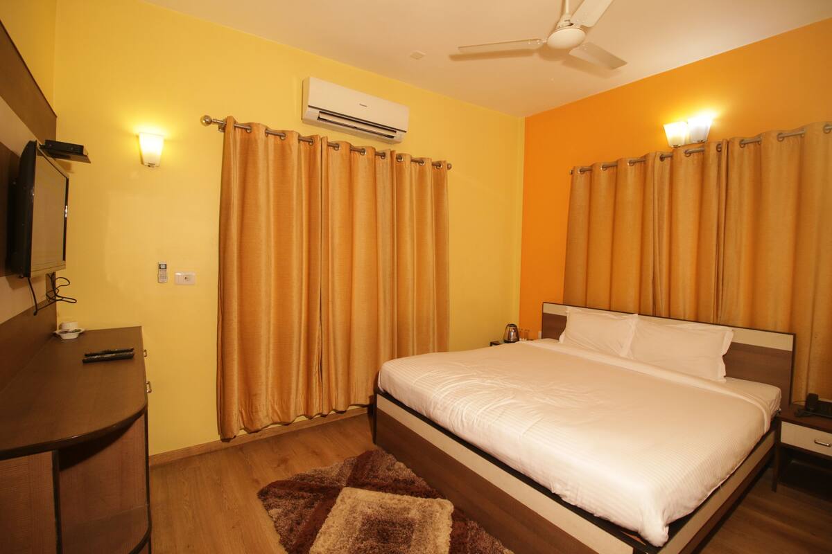 Royal Room