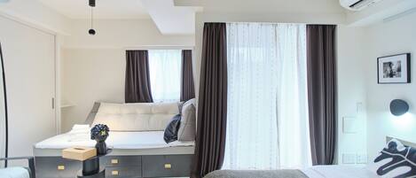 1 bedroom, blackout drapes, free WiFi