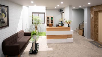 Quầy tiếp tân