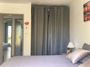 3 bedrooms, iron/ironing board, free WiFi