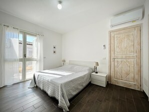 2 bedrooms, iron/ironing board, travel cot, free WiFi