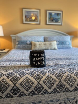 2 slaapkamers, een bureau, een strijkplank/strijkijzer, gratis wifi