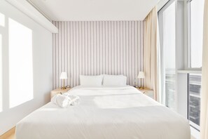 In-room safe, individually decorated, individually furnished, desk - Posh Oceanfront 2BR in Bluewaters Island (Dubai)