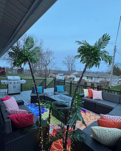 Norland Getaway, great west end location, Hot Tub-Pet friendly, Arcade! 