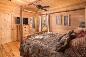 4 bedrooms, iron/ironing board, travel cot, free WiFi