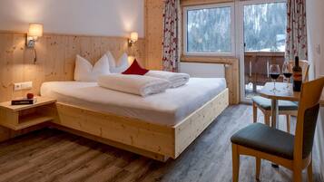 Standard-Doppelzimmer | Schreibtisch, kostenloses WLAN