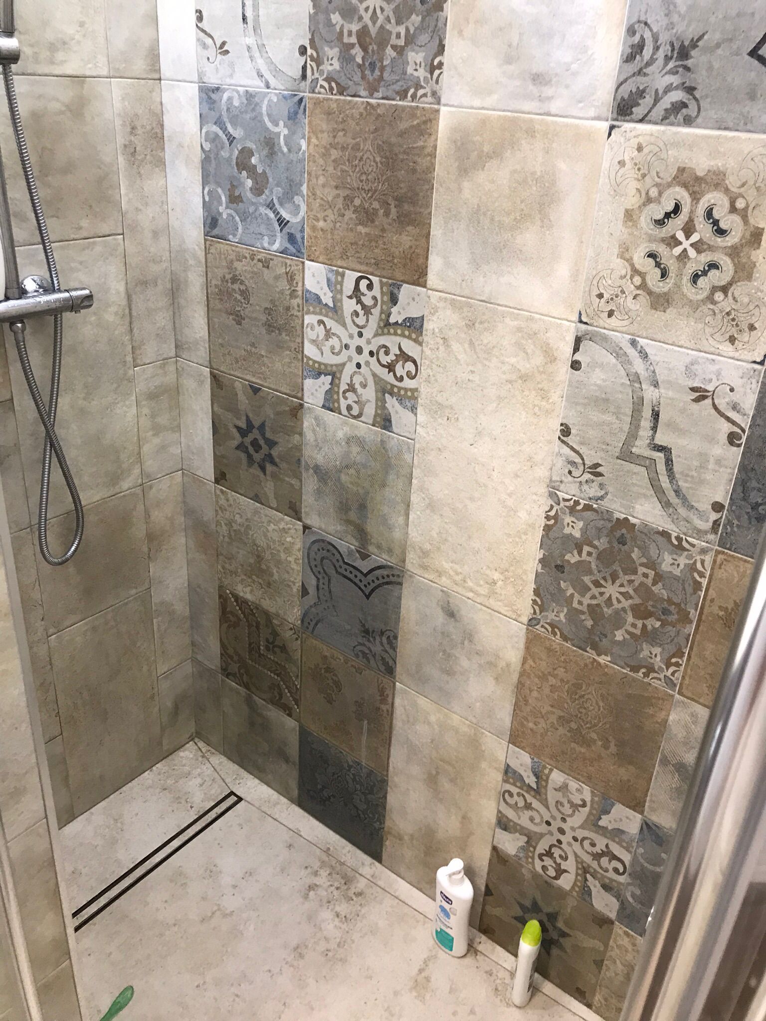 Doccia, asciugacapelli, bidet, asciugamani