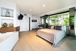 4 Schlafzimmer, Schreibtisch, Reisekinderbett, WLAN